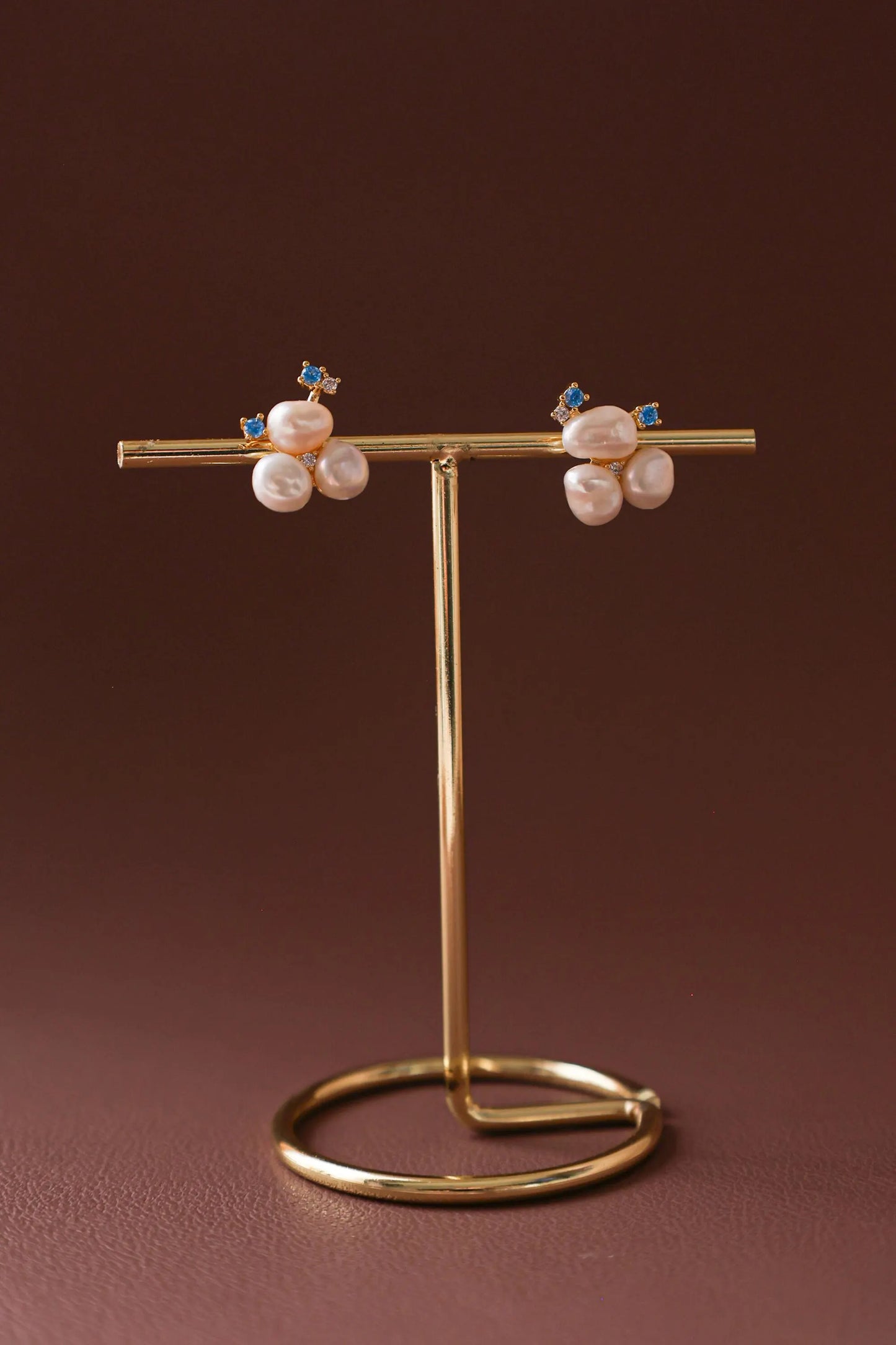 Minimalist Brass Pearl Stud Earrings - Crafted with freshwater pearl,