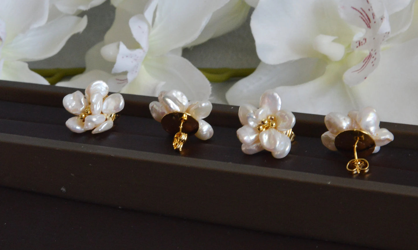 Handmade Baroque Pearl Flower Necklace - Crafted with Brass