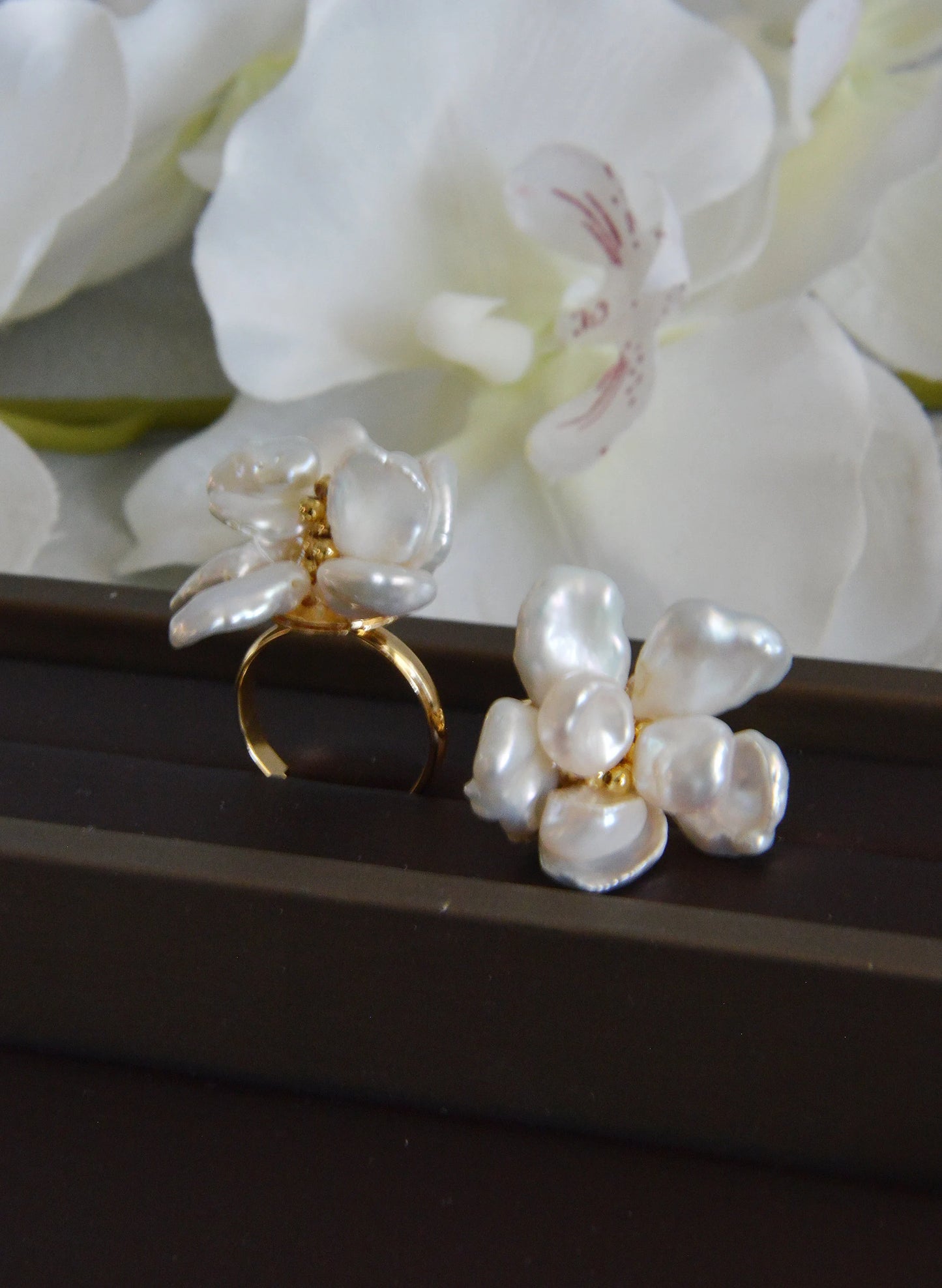 Handmade Baroque Pearl Flower Necklace - Crafted with Brass