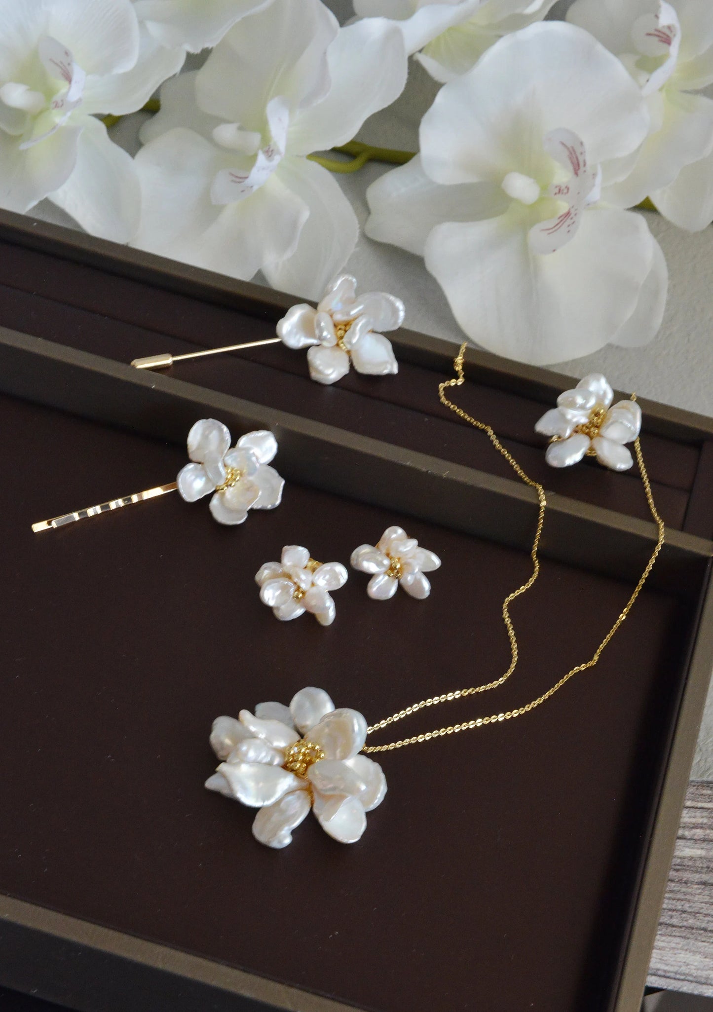 Handmade Baroque Pearl Flower Necklace - Crafted with Brass