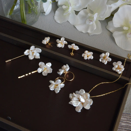 Handmade Baroque Pearl Flower Necklace - Crafted with Brass