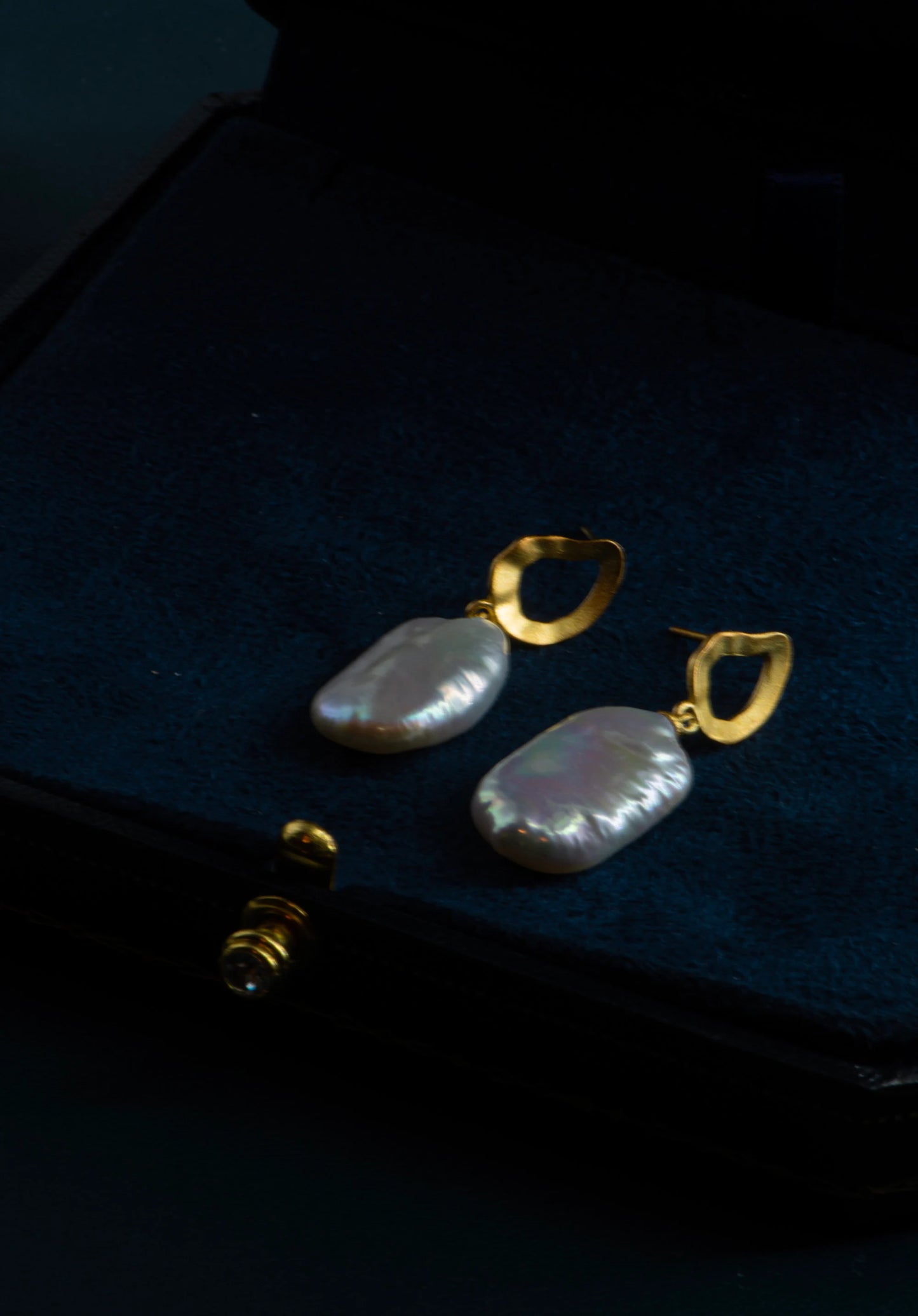 Baroque Pearl Drop Earrings - Brass Dangle Earrings