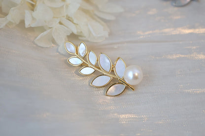 Leaf Pearl Brooch - Crafted with Pearl