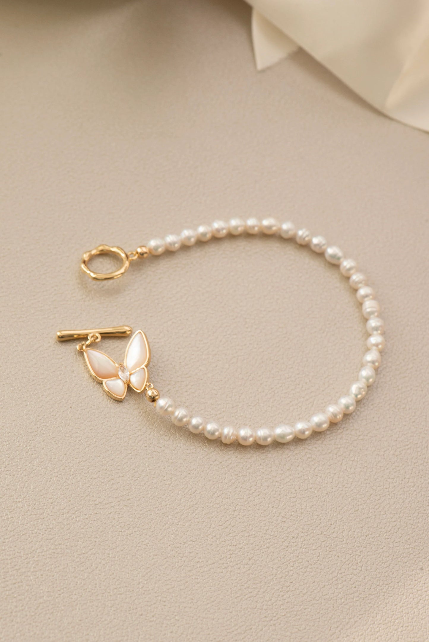Handmade Pearl Bracelet - Crafted with Copper
