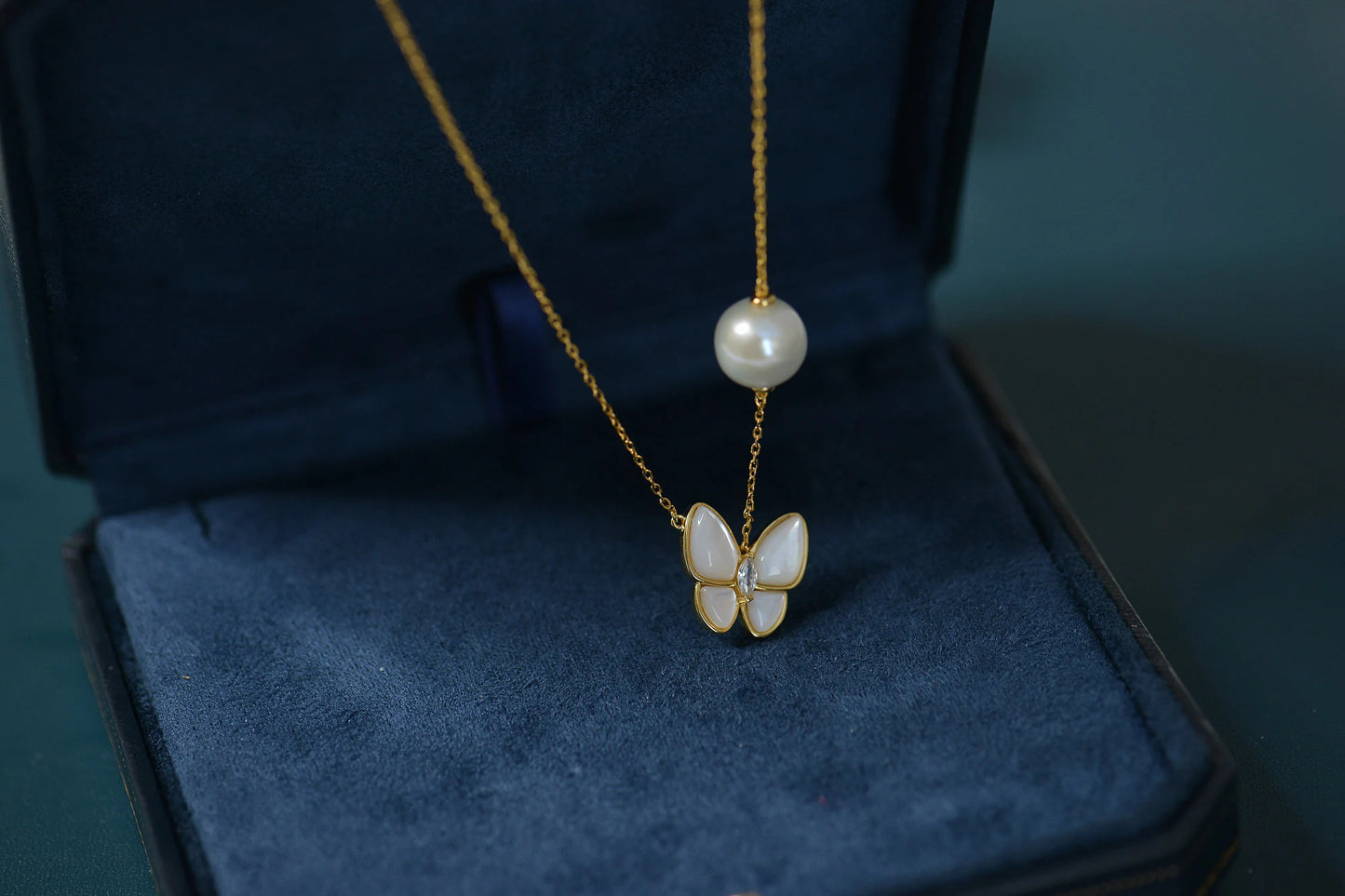 Handmade Gold Butterfly Freshwater Pearl Necklace & Bracelet Set