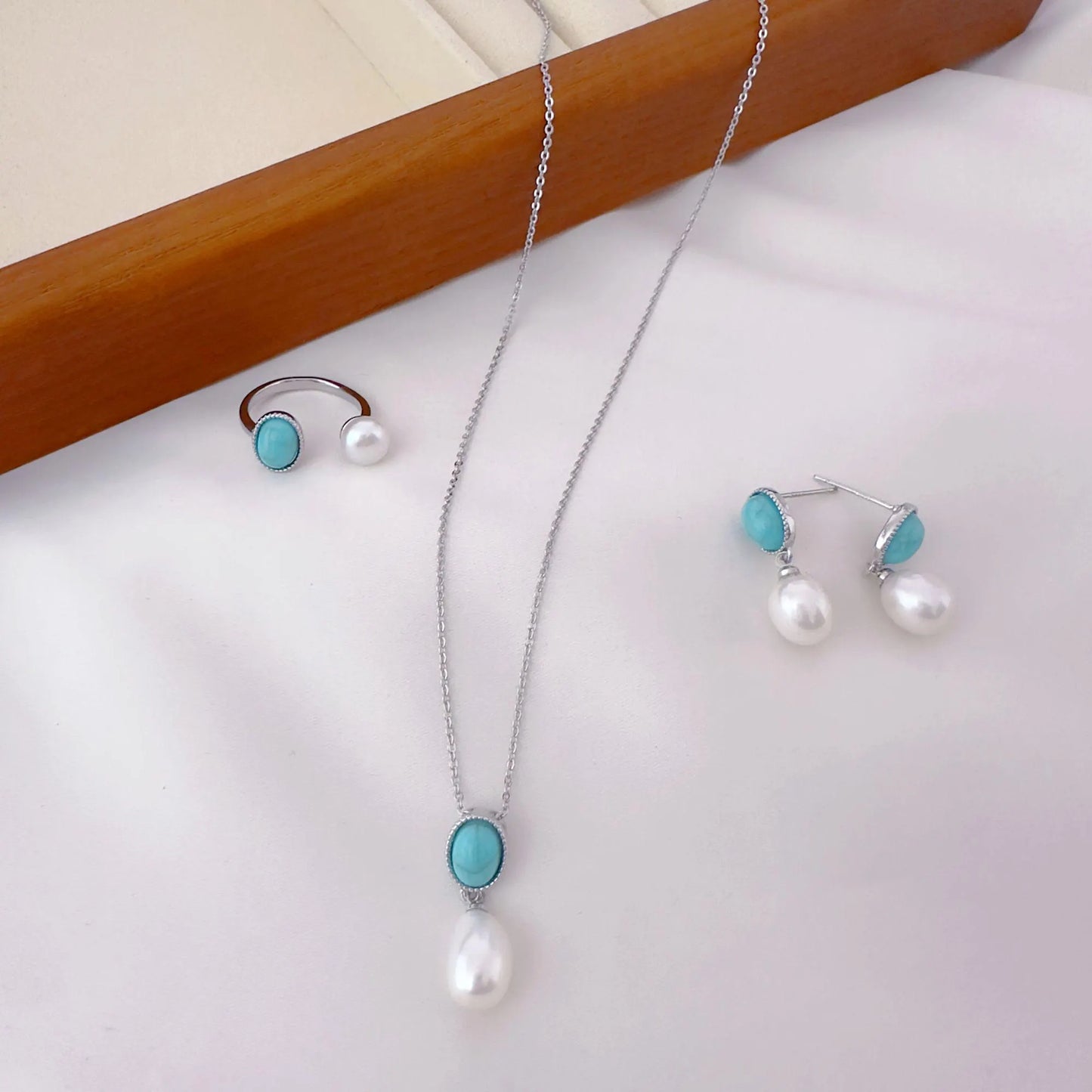 Vintage Turquoise & Pearl Jewelry Gift Set - Crafted with Brass