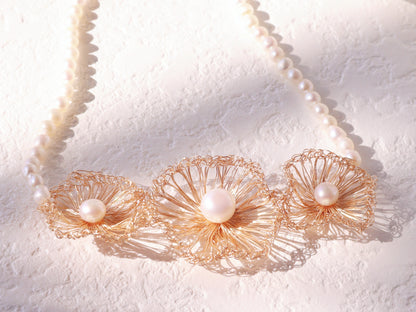 Woven Three-Flower Pearl Choker – Hand-crafted Bridal Wedding Necklace (40cm)