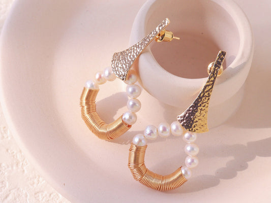 Modern Hammered Trumpet Pearl Earrings – Gold Coiled Wire Baroque Drops