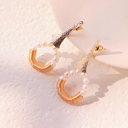 Modern Hammered Trumpet Pearl Earrings – Gold Coiled Wire Baroque Drops