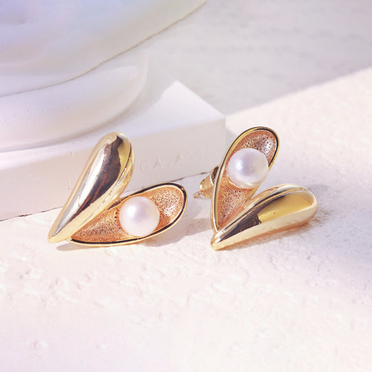Minimalist Gold Pod Heart Studs – Elegant Button Pearl Everyday Earrings