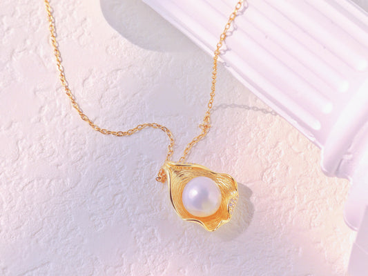 Gold Scallop Shell & Pearl Necklace