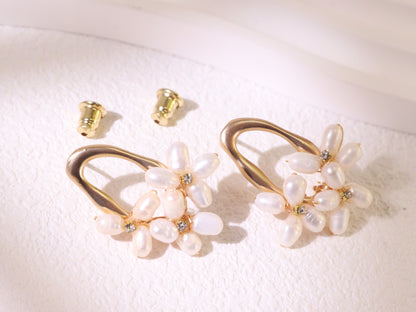 Vintage Pearl Flower Stud Earrings – Gold Plated Bridal Wedding Jewelry