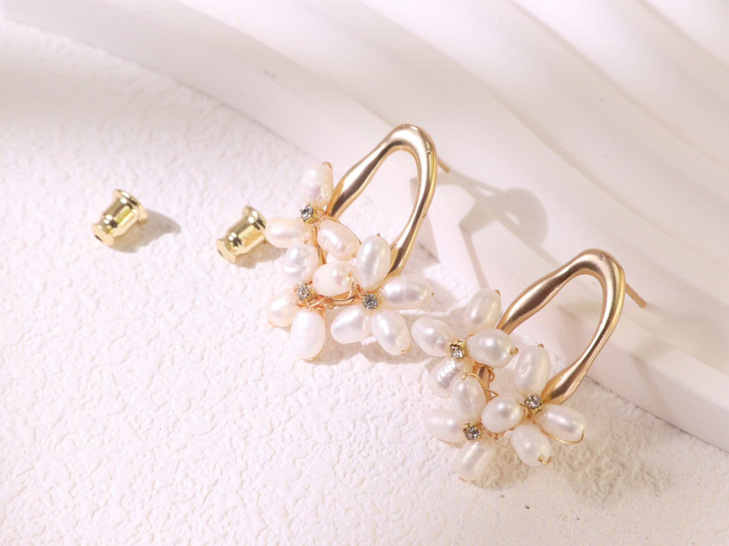 Vintage Pearl Flower Stud Earrings – Gold Plated Bridal Wedding Jewelry