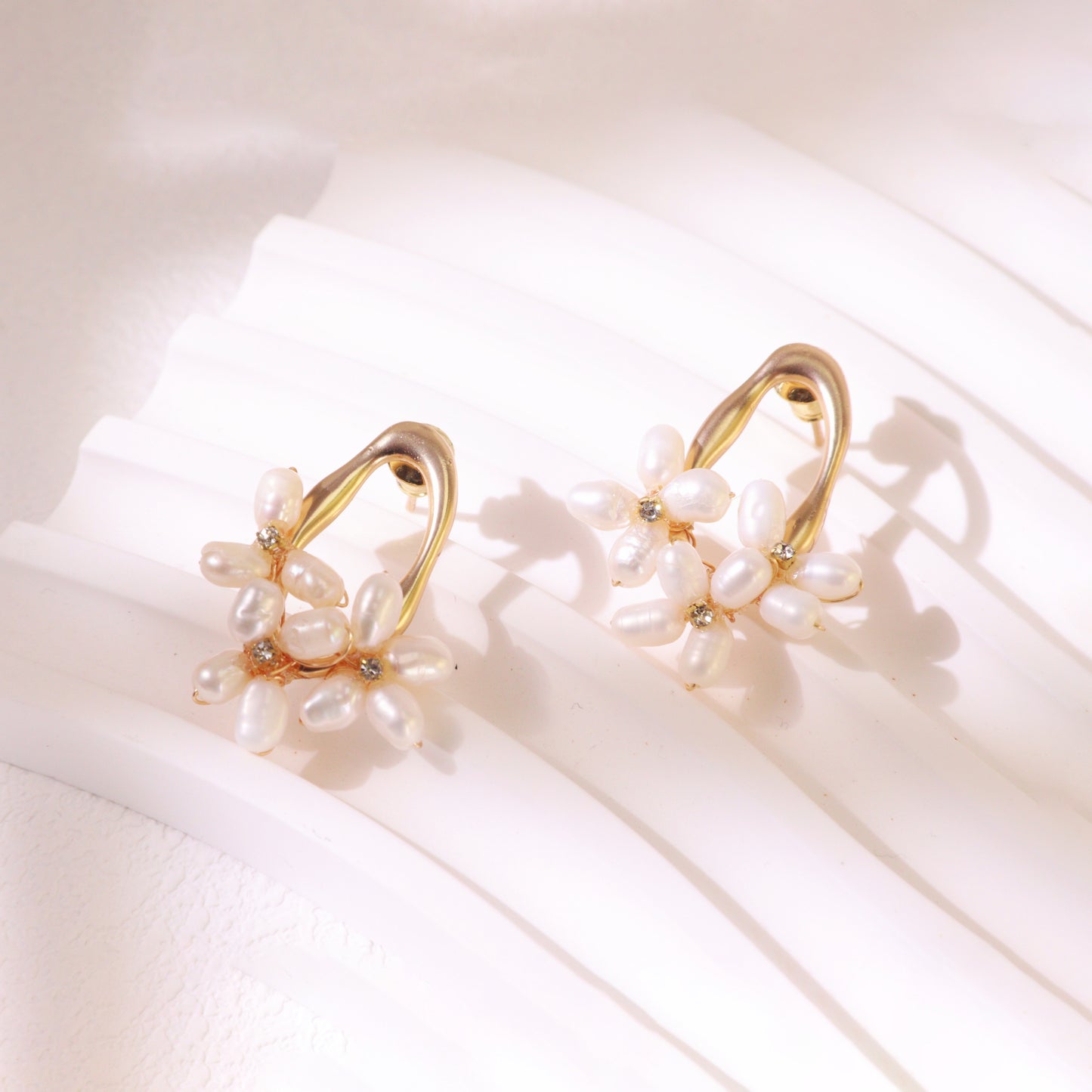 Vintage Pearl Flower Stud Earrings – Gold Plated Bridal Wedding Jewelry
