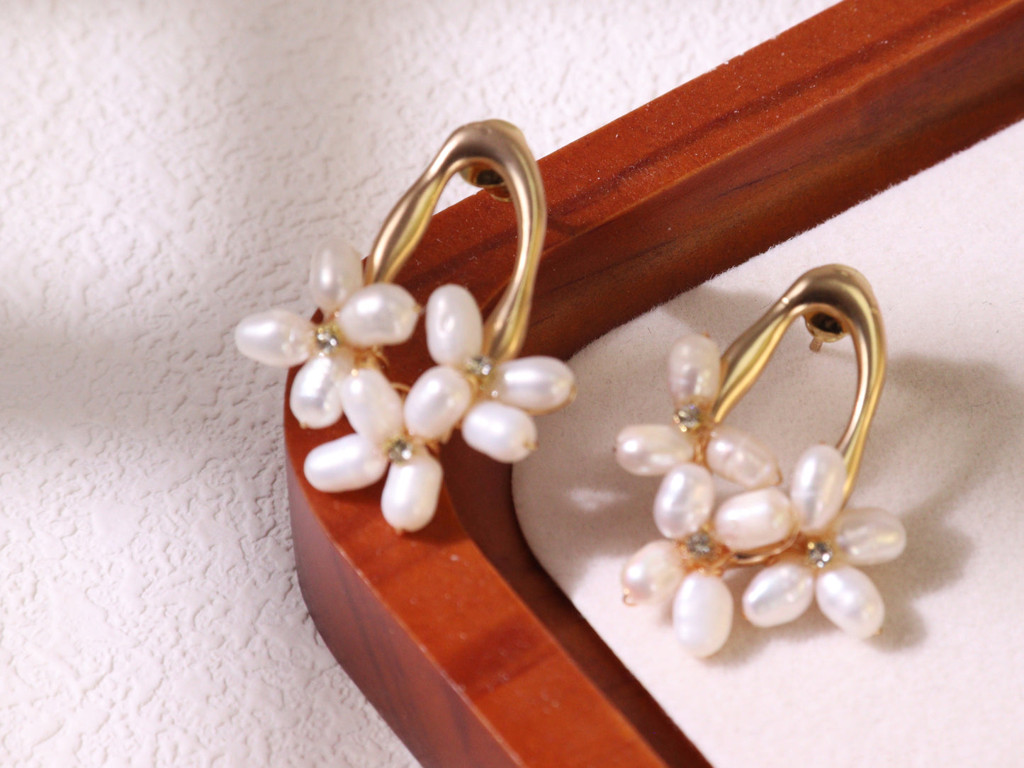 Vintage Pearl Flower Stud Earrings – Gold Plated Bridal Wedding Jewelry