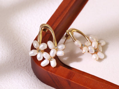 Vintage Pearl Flower Stud Earrings – Gold Plated Bridal Wedding Jewelry