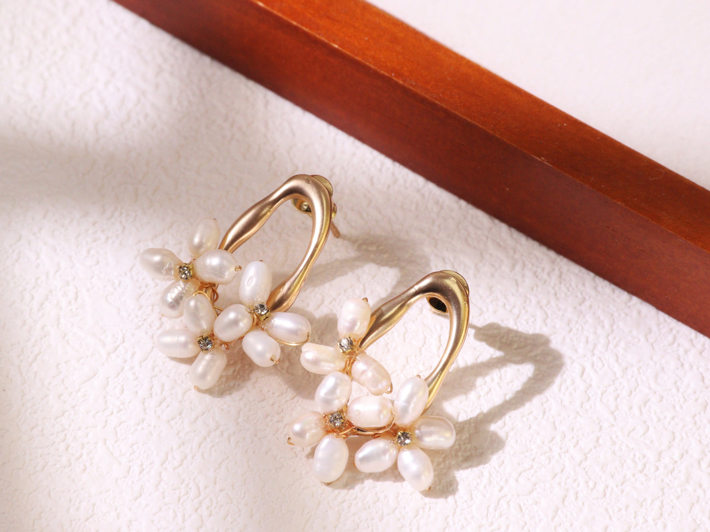 Vintage Pearl Flower Stud Earrings – Gold Plated Bridal Wedding Jewelry