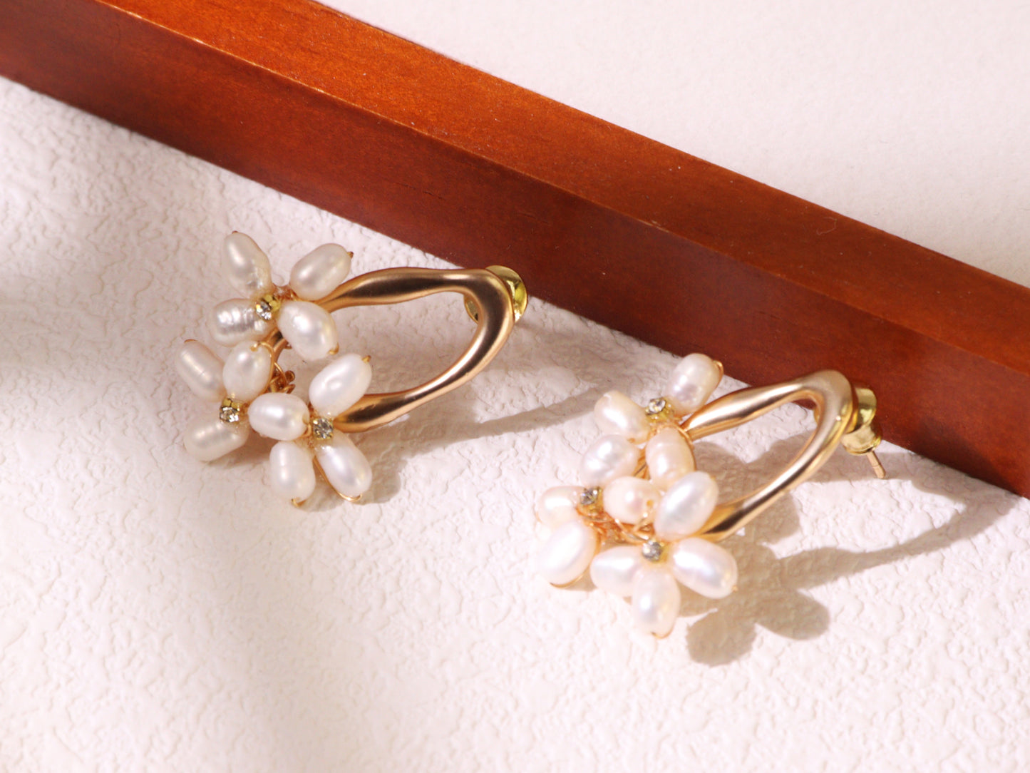 Vintage Pearl Flower Stud Earrings – Gold Plated Bridal Wedding Jewelry