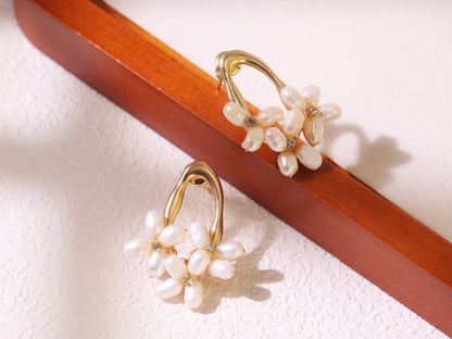 Vintage Pearl Flower Stud Earrings – Gold Plated Bridal Wedding Jewelry