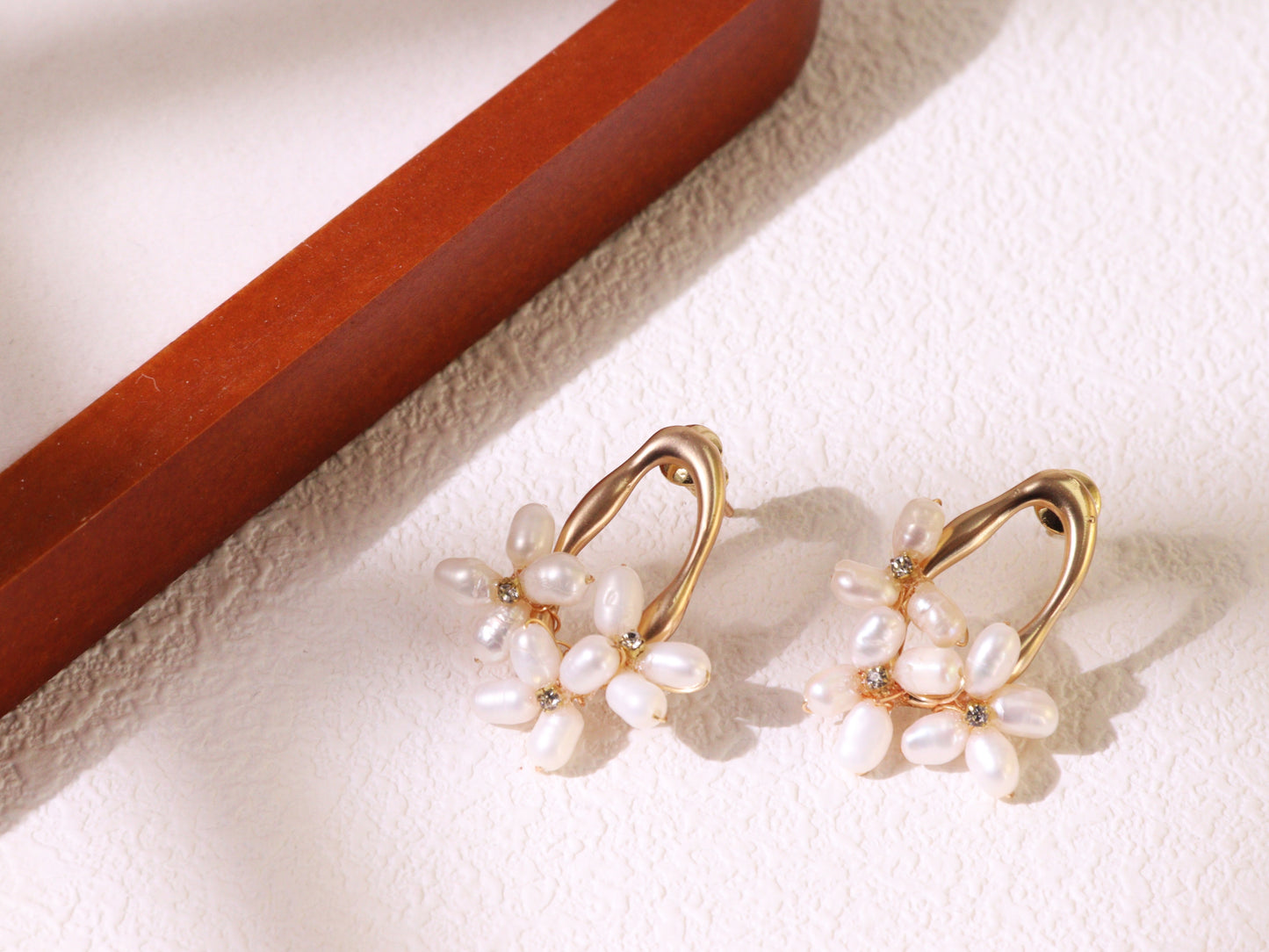 Vintage Pearl Flower Stud Earrings – Gold Plated Bridal Wedding Jewelry
