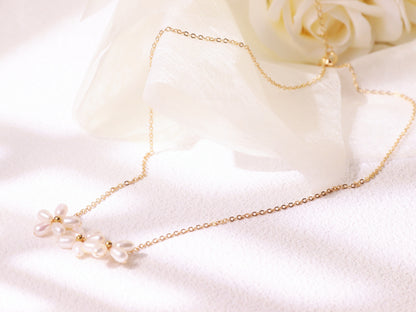 Three-Blossom Pearl Flower Necklace – Elegant Gold Bridal Wedding Jewelry
