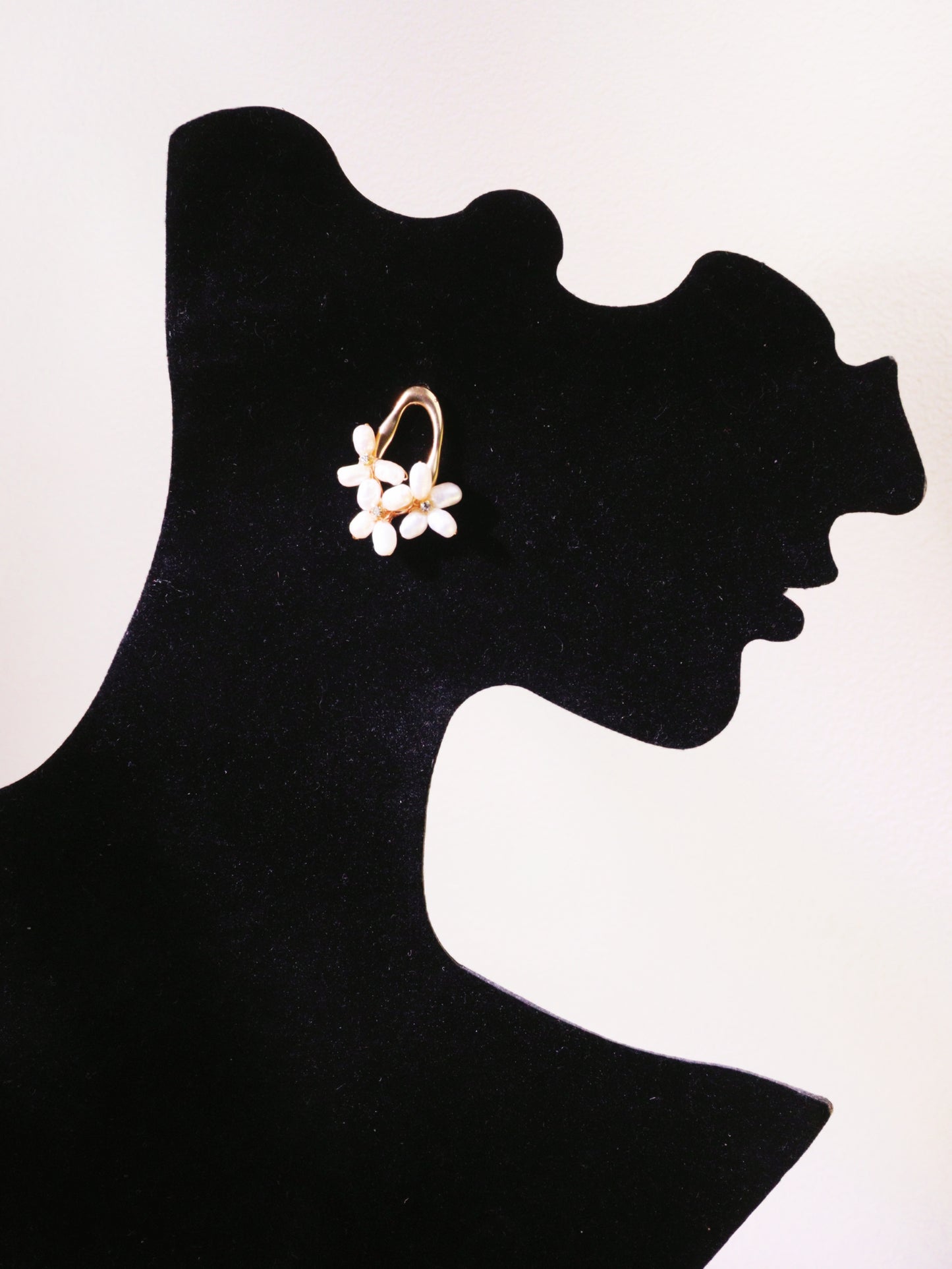 Vintage Pearl Flower Stud Earrings – Gold Plated Bridal Wedding Jewelry