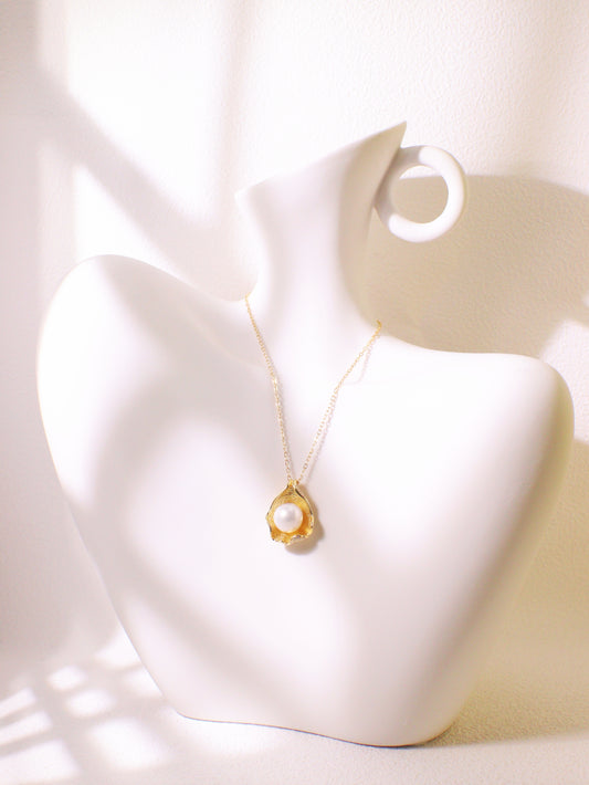 Gold Scallop Shell & Pearl Necklace