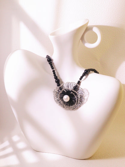 2-in-1 Pearl Brooch & Black Agate Necklace – Detachable Wire Crochet Jewelry