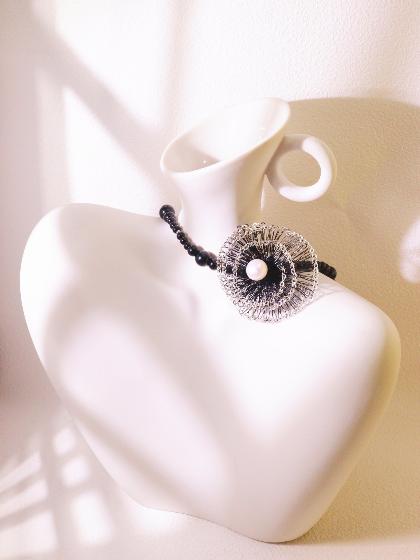 2-in-1 Pearl Brooch & Black Agate Necklace – Detachable Wire Crochet Jewelry