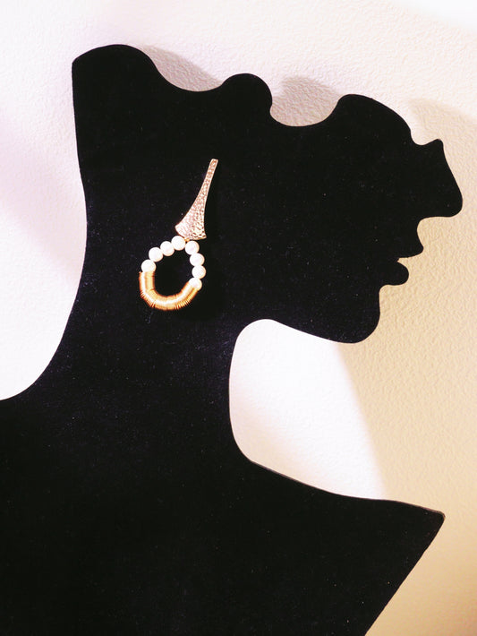 Modern Hammered Trumpet Pearl Earrings – Gold Coiled Wire Baroque Drops
