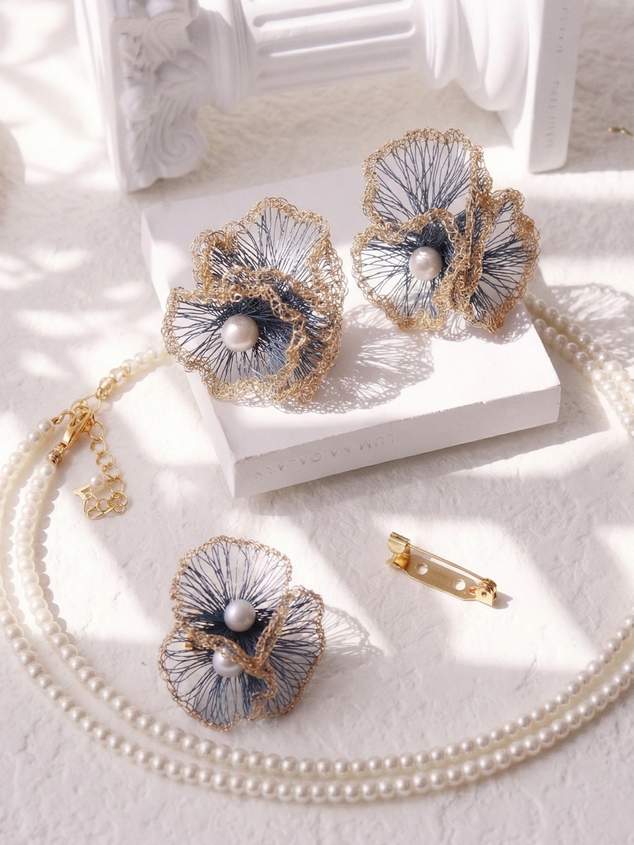 Blue Pansy Flower Pearl Jewelry Set – Detachable Necklace & Matching Studs