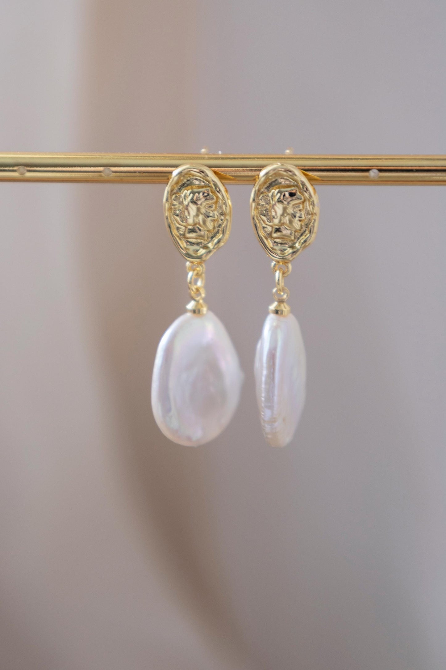 Handmade  Teardrop freshwater pearl  drop Earring/Exquisite