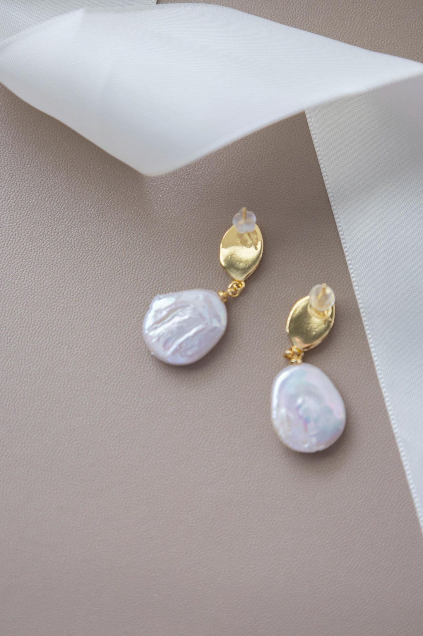 Handmade  Teardrop freshwater pearl  drop Earring/Exquisite