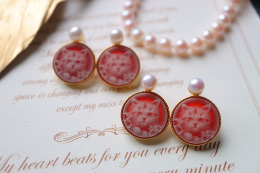 Cameo Pendant Cat Earrings / Necklace