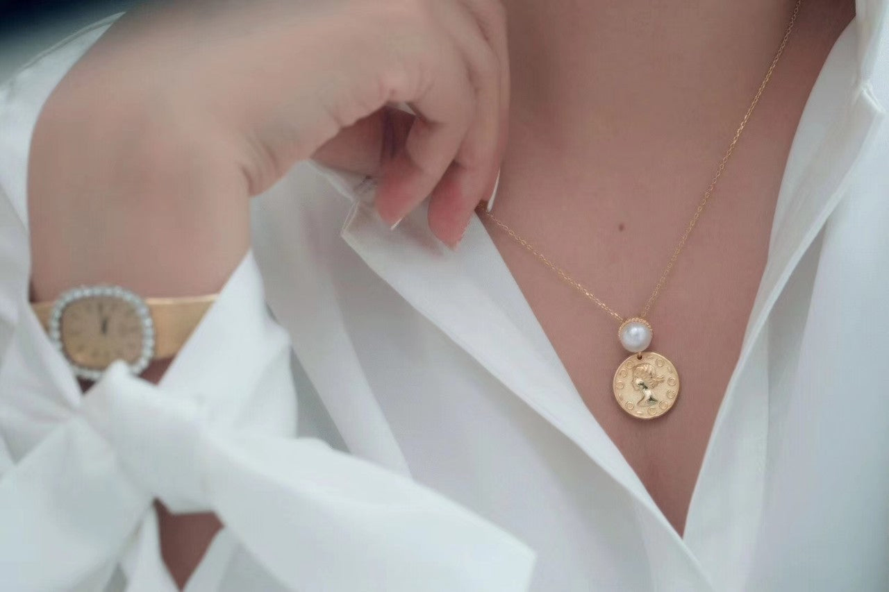 Queenhead & Pearl Coin Necklace with Gold Plated Sterling Silver 925