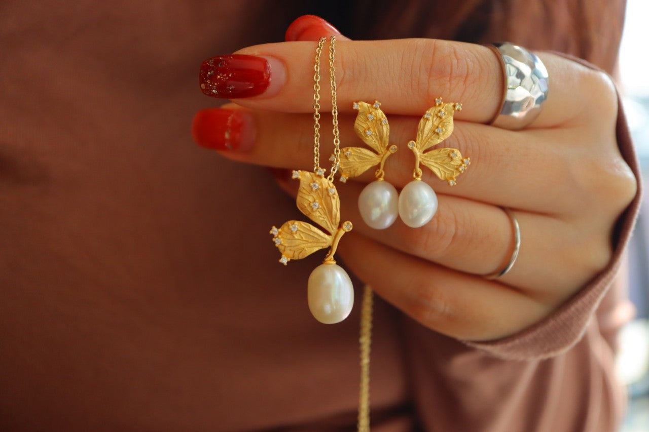 Baroque Butterfly Shape Gold Planted Sterling Silver Earings with Pearl