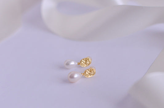 Handmade Teardrop freshwater pearl drop Earring/Exquisite Minimalist Earring/Vintage Coin Pearl Chain drop/Sterling Silver Earrings/