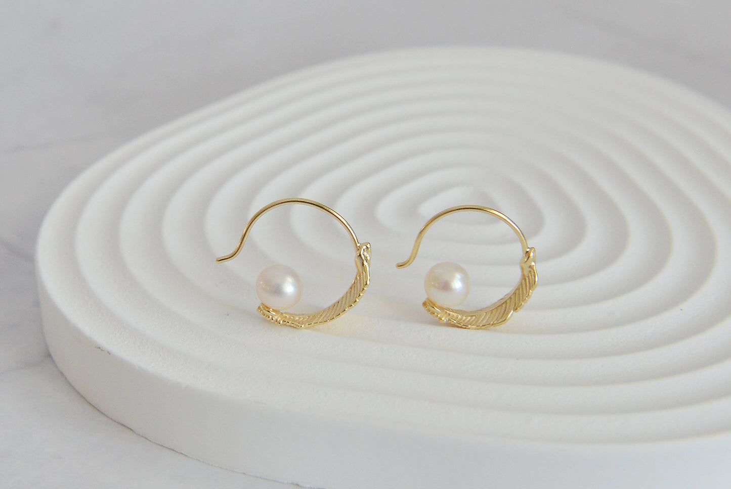 Genuine Pearl Earrings/Dainty Natural Pearls Earrings/White Pearl Earrings/gold feather hoop earring/