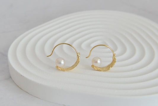 Genuine Pearl Earrings/Dainty Natural Pearls Earrings/White Pearl Earrings/gold feather hoop earring/
