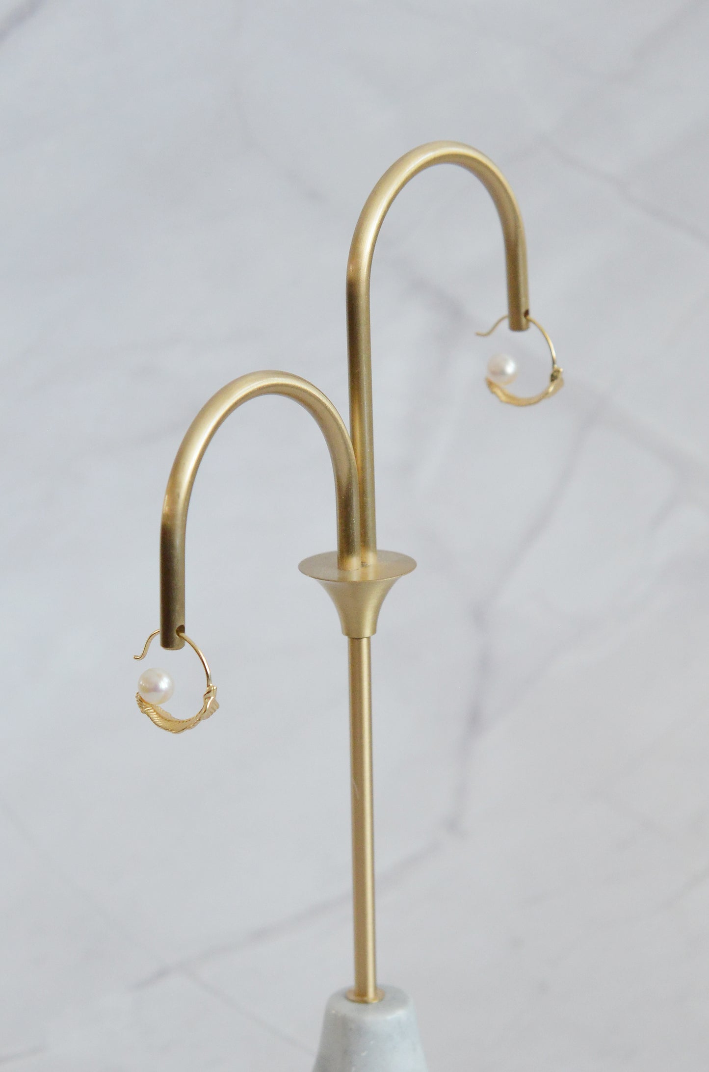 Genuine Pearl Earrings/Dainty Natural Pearls Earrings/White Pearl Earrings/gold feather hoop earring/