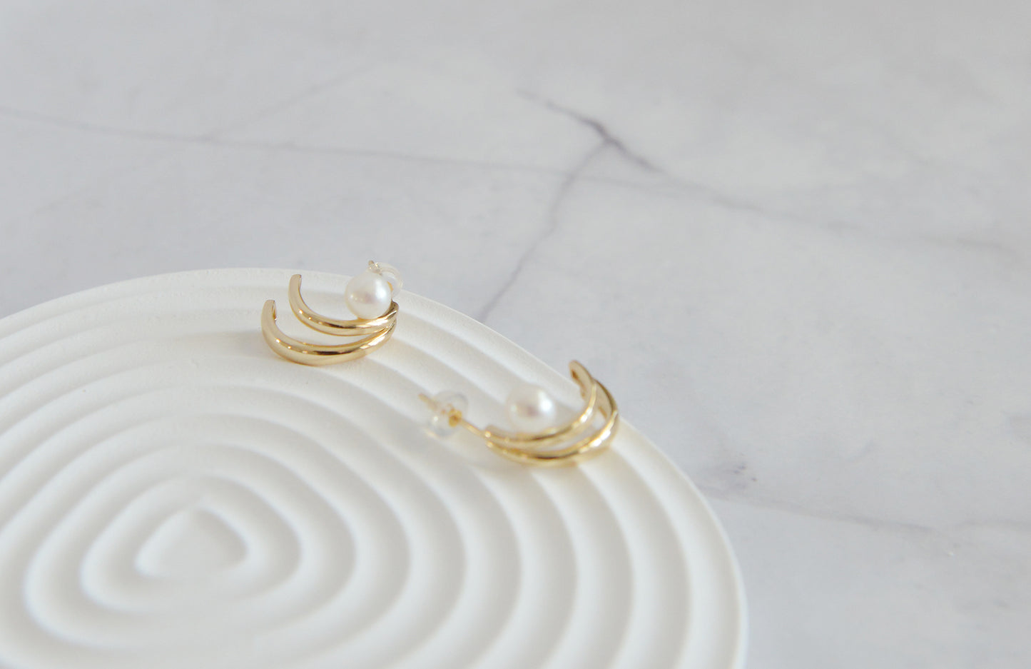 Genuine Pearl Earrings/Sterling Silver Earrings/Dainty Natural Pearls Earrings/White Pearl Earrings//Minimalist Gold Ear Studs