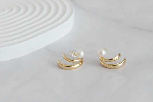 Genuine Pearl Earrings/Sterling Silver Earrings/Dainty Natural Pearls Earrings/White Pearl Earrings//Minimalist Gold Ear Studs
