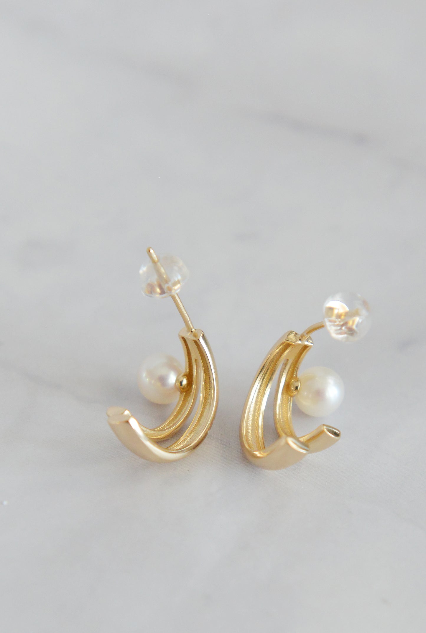 Genuine Pearl Earrings/Sterling Silver Earrings/Dainty Natural Pearls Earrings/White Pearl Earrings//Minimalist Gold Ear Studs