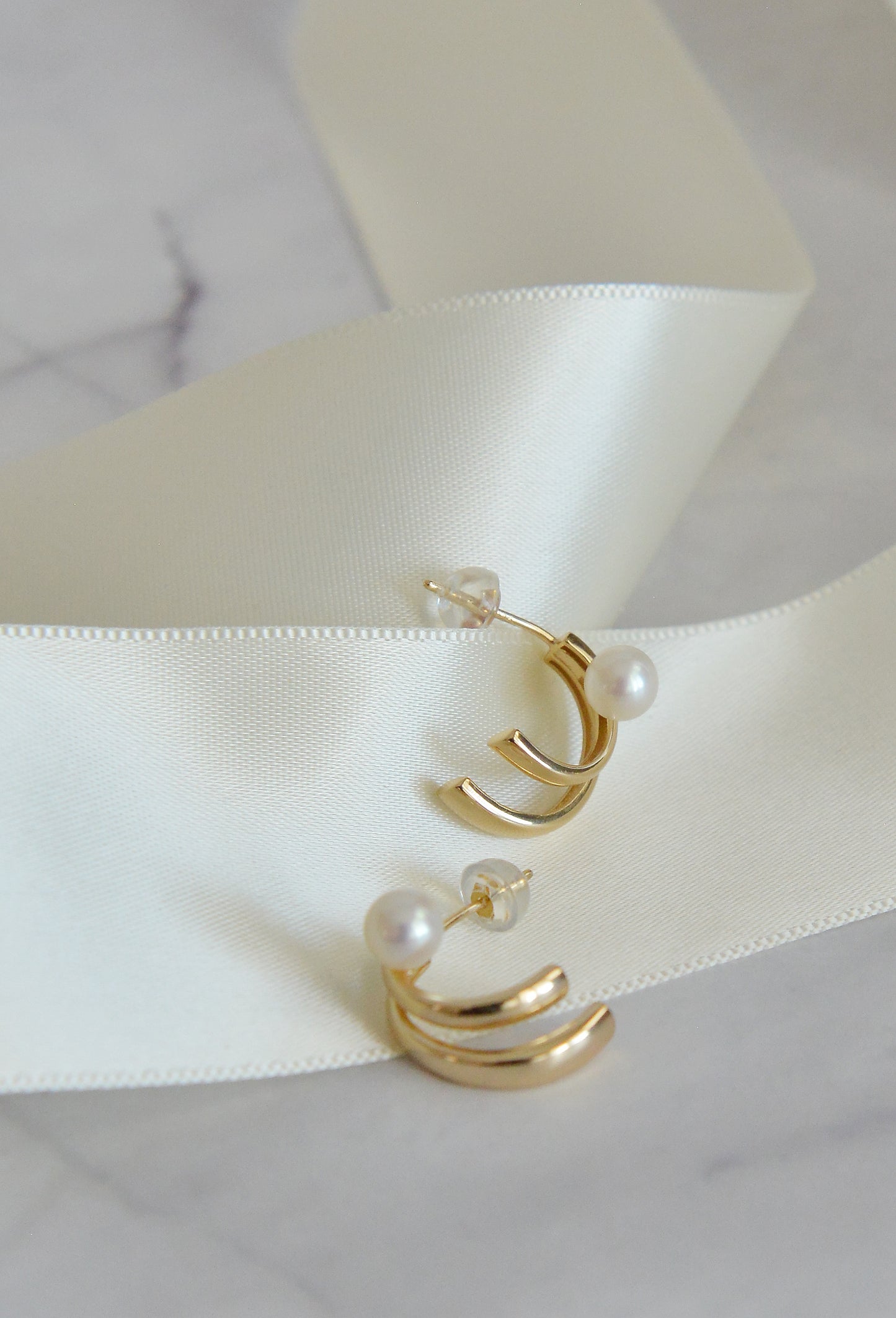 Genuine Pearl Earrings/Sterling Silver Earrings/Dainty Natural Pearls Earrings/White Pearl Earrings//Minimalist Gold Ear Studs