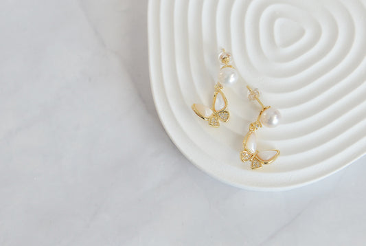 Handmade Natural Pearl butterfly drop Earrings, 18K Gold Plated Copper Earrings, Pearls Wedding Earrings/Dainty Purple Pearls Earrings/