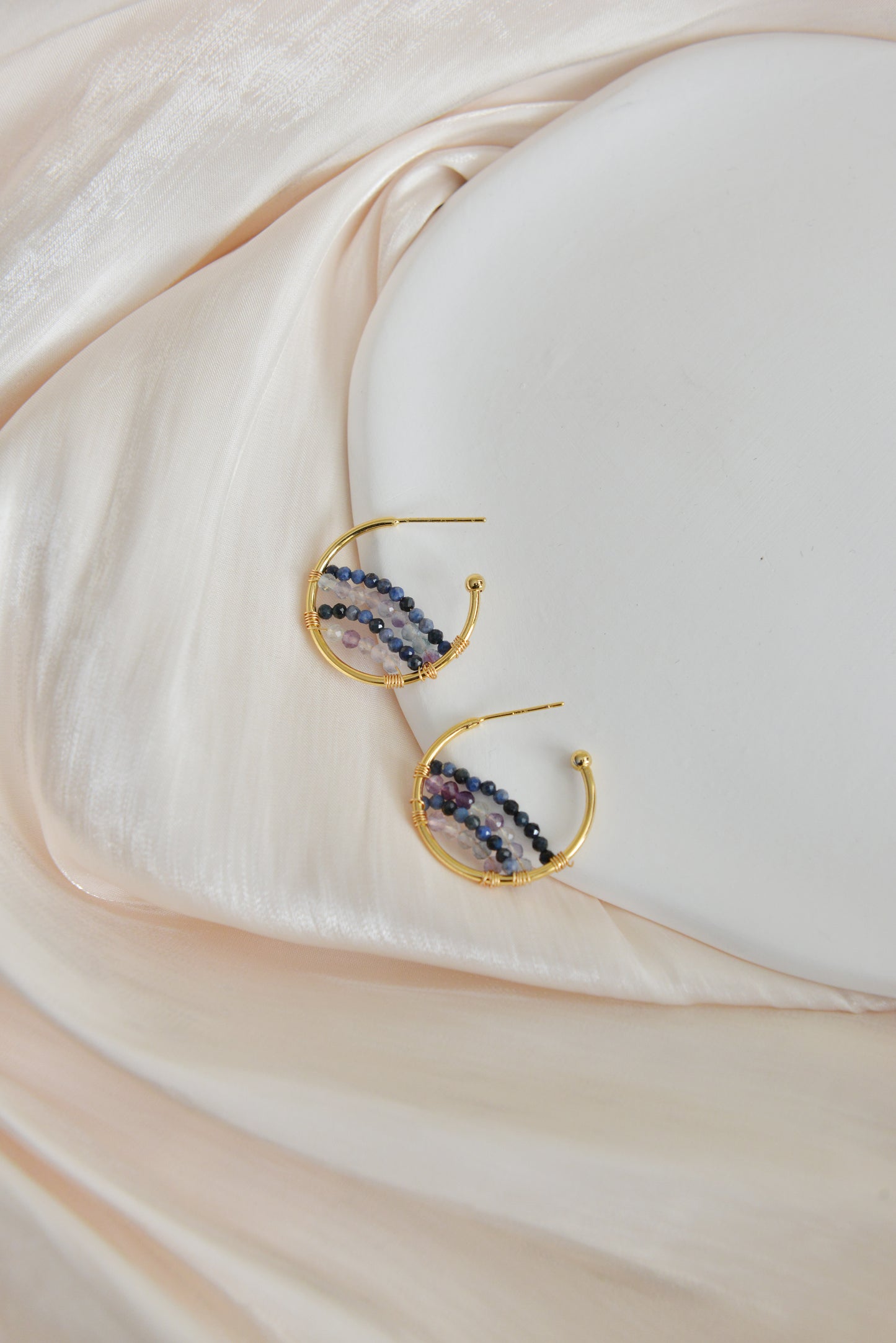 Handmade natural gemstone earring/cordierite +Kyanite hoop earrings