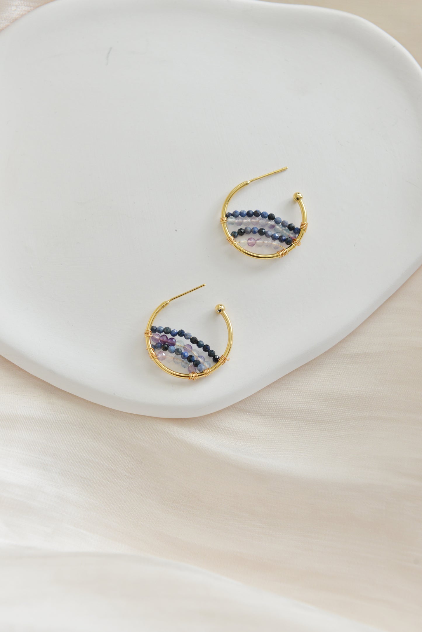 Handmade natural gemstone earring/cordierite +Kyanite hoop earrings