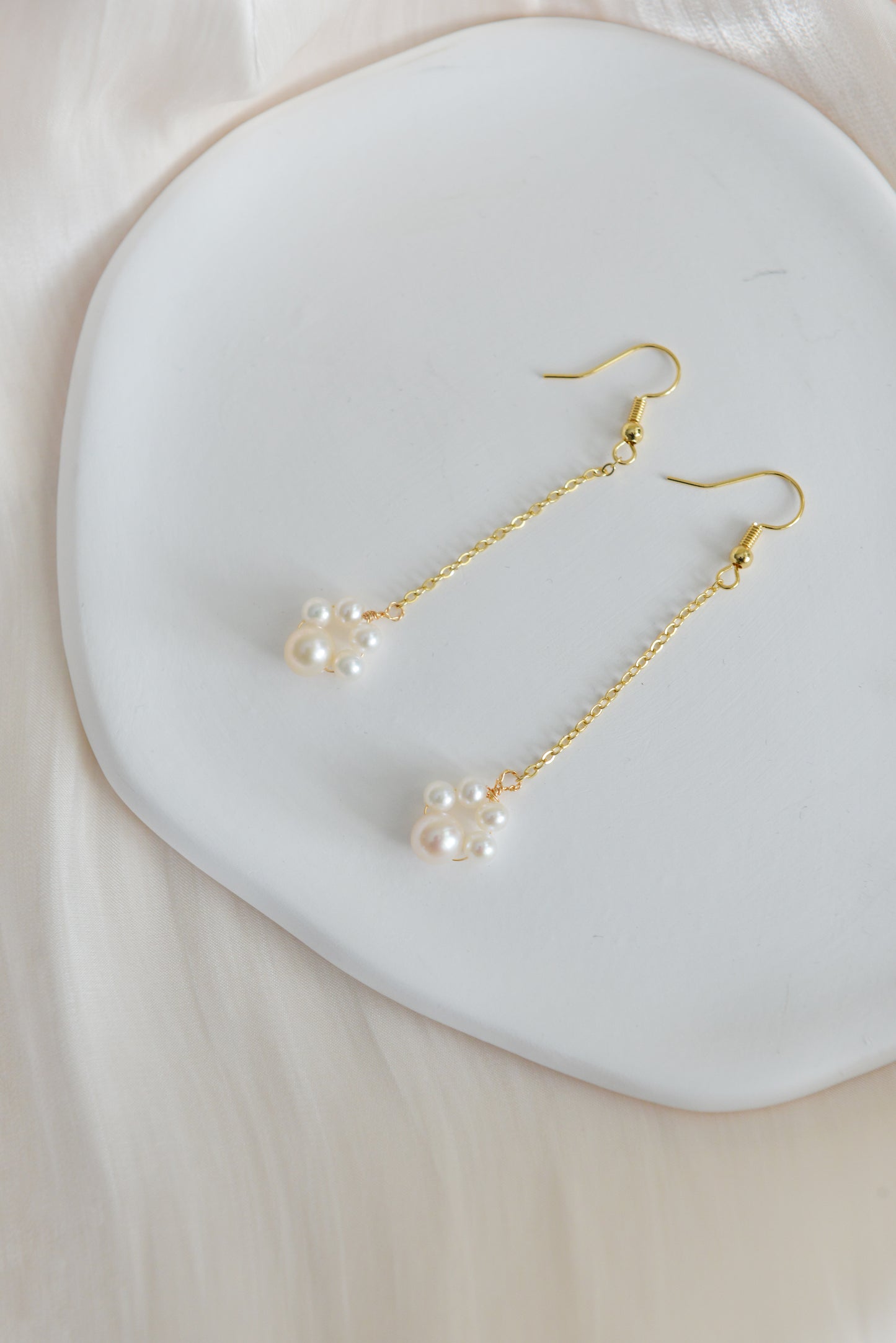 Handmade natural pearl earrings/cute paw drop earrings