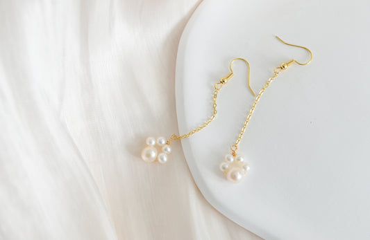 Handmade natural pearl earrings/cute paw drop earrings