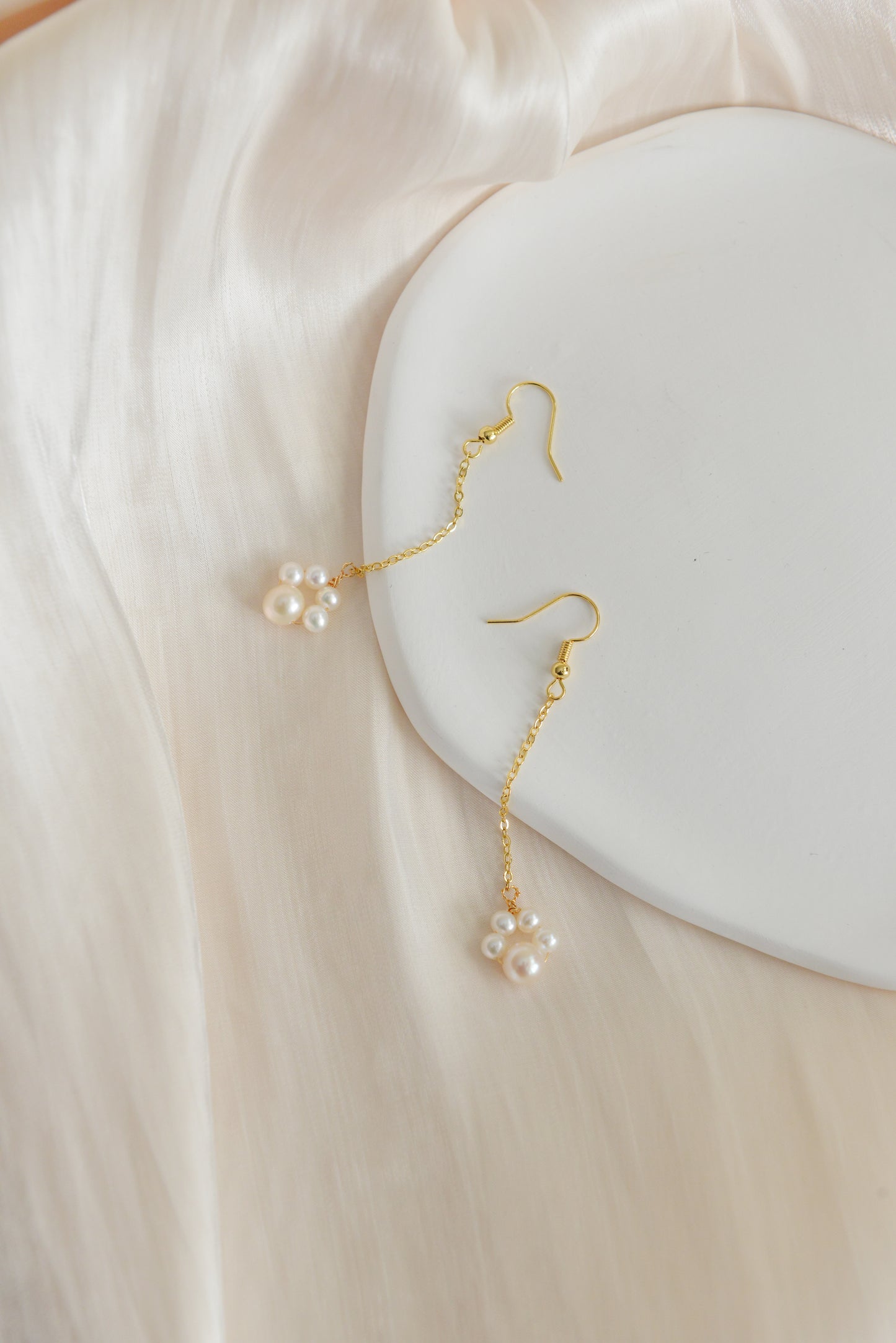 Handmade natural pearl earrings/cute paw drop earrings